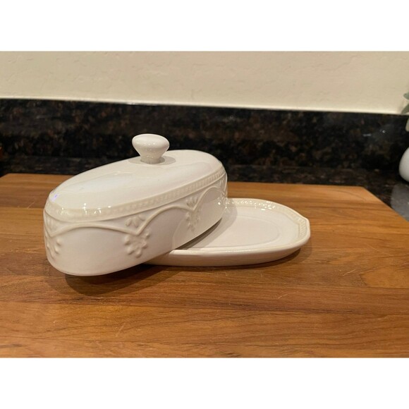 Pioneer Woman Farmhouse Lace Linen butter dish - Picture 1 of 6